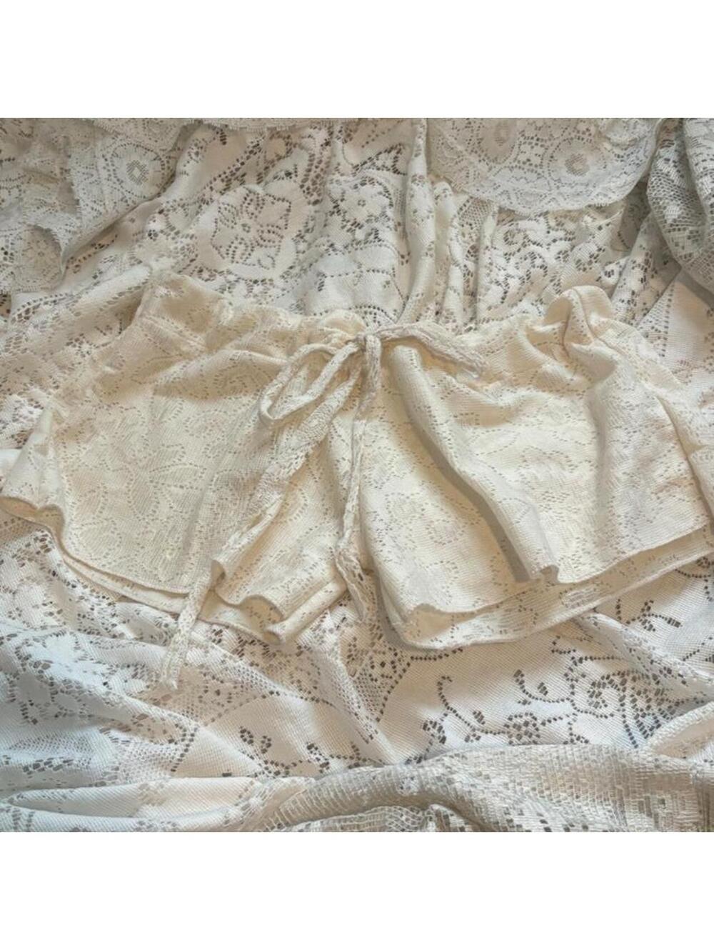 Free People Women's Cream and White Shorts